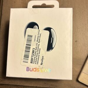 Samsung galaxy buds live ear buds